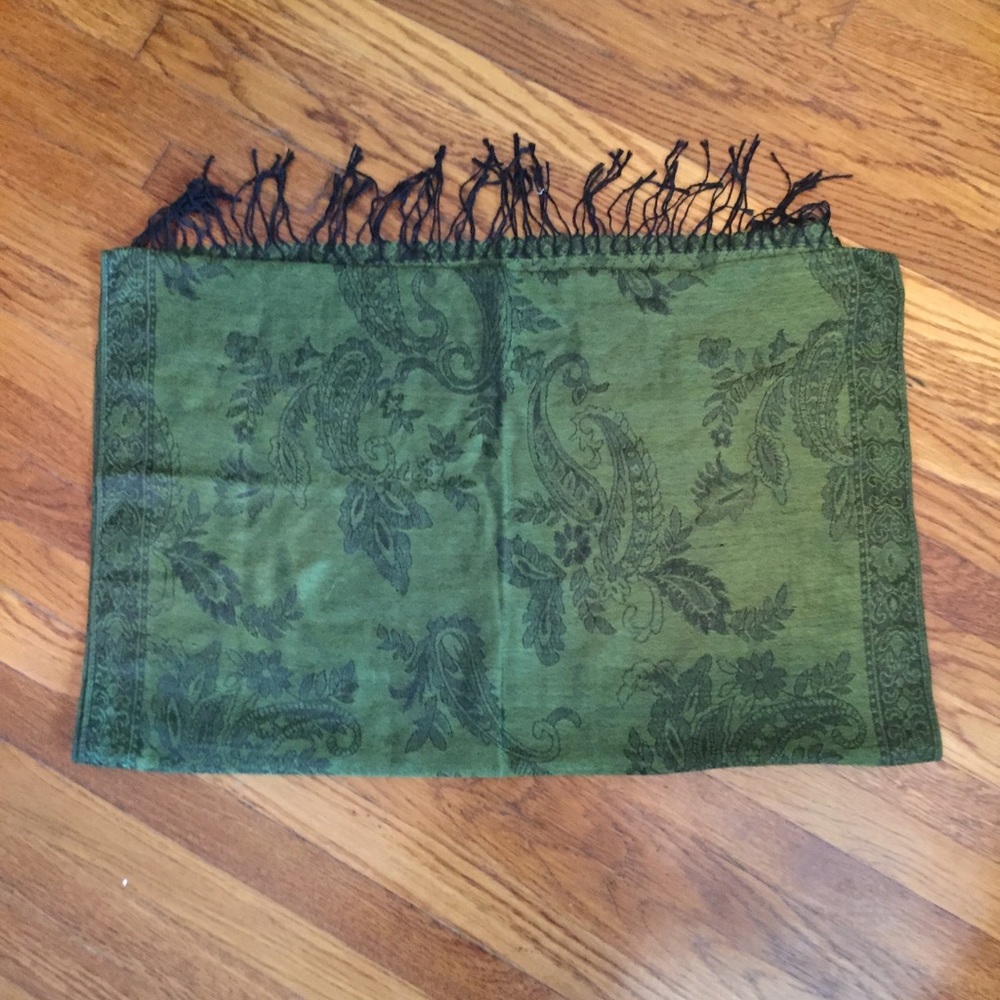 NWOT green and black boho scarf wrap - Picture 3 of 5